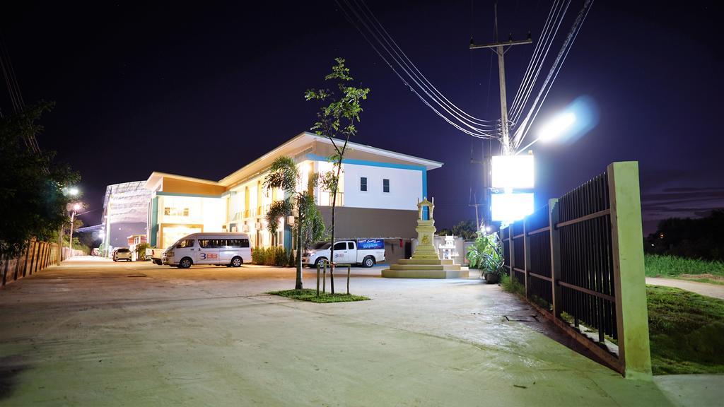 Nakhonratchasima The Color Place מראה חיצוני תמונה